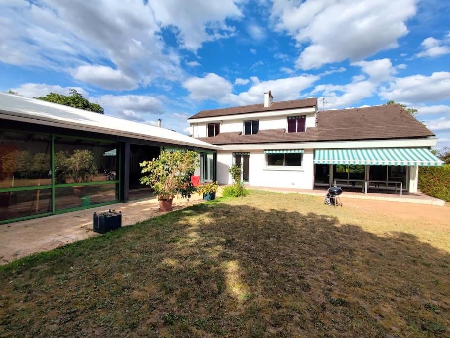Gite Le 45 Tours Nueil-sous-les-Aubiers Exterior photo
